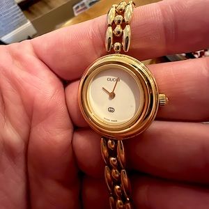 Gucci 11/12 Change bezel watch